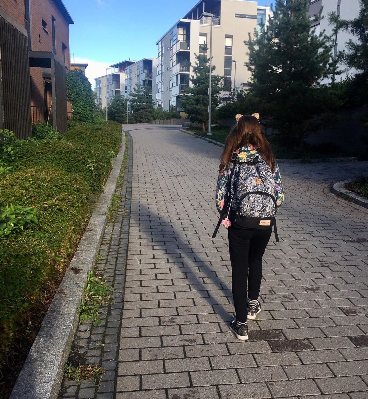 Iris în drum spre școală